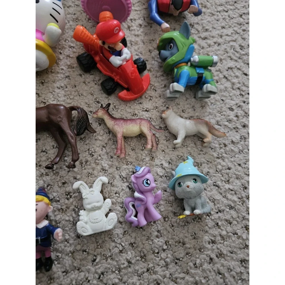 Miscellaneous Kids Toy Lot Figure‎ Items Lot Of 24 Items